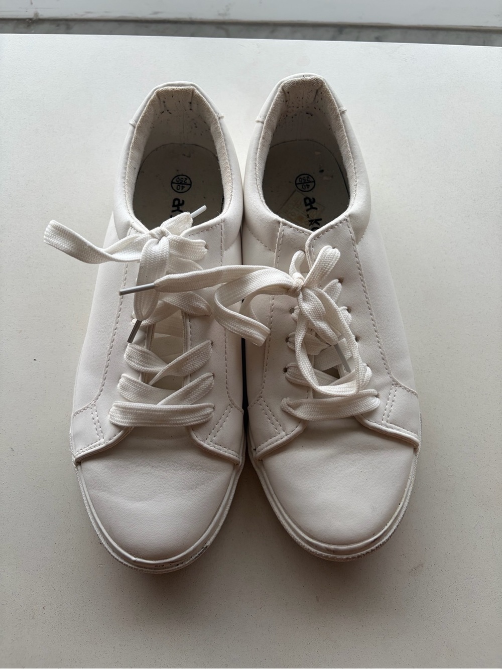 White Women's Casual Lace-Up Sneakers